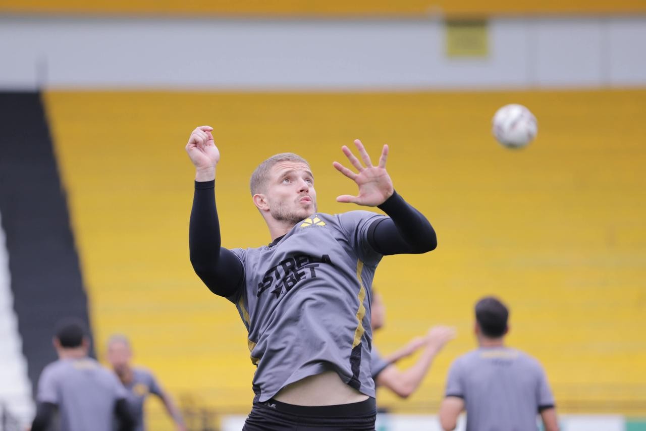 Léo Naldi é julgado e suspenso por dois jogos; Criciúma tenta efeito suspensivo