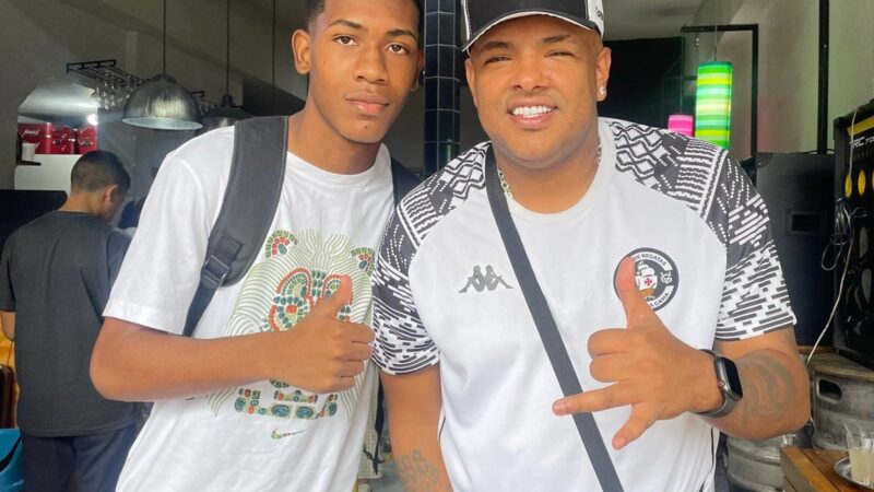 “Oi, boa noite”: autor de hits do Vasco emplaca mais uma e embala fase goleadora de Rayan