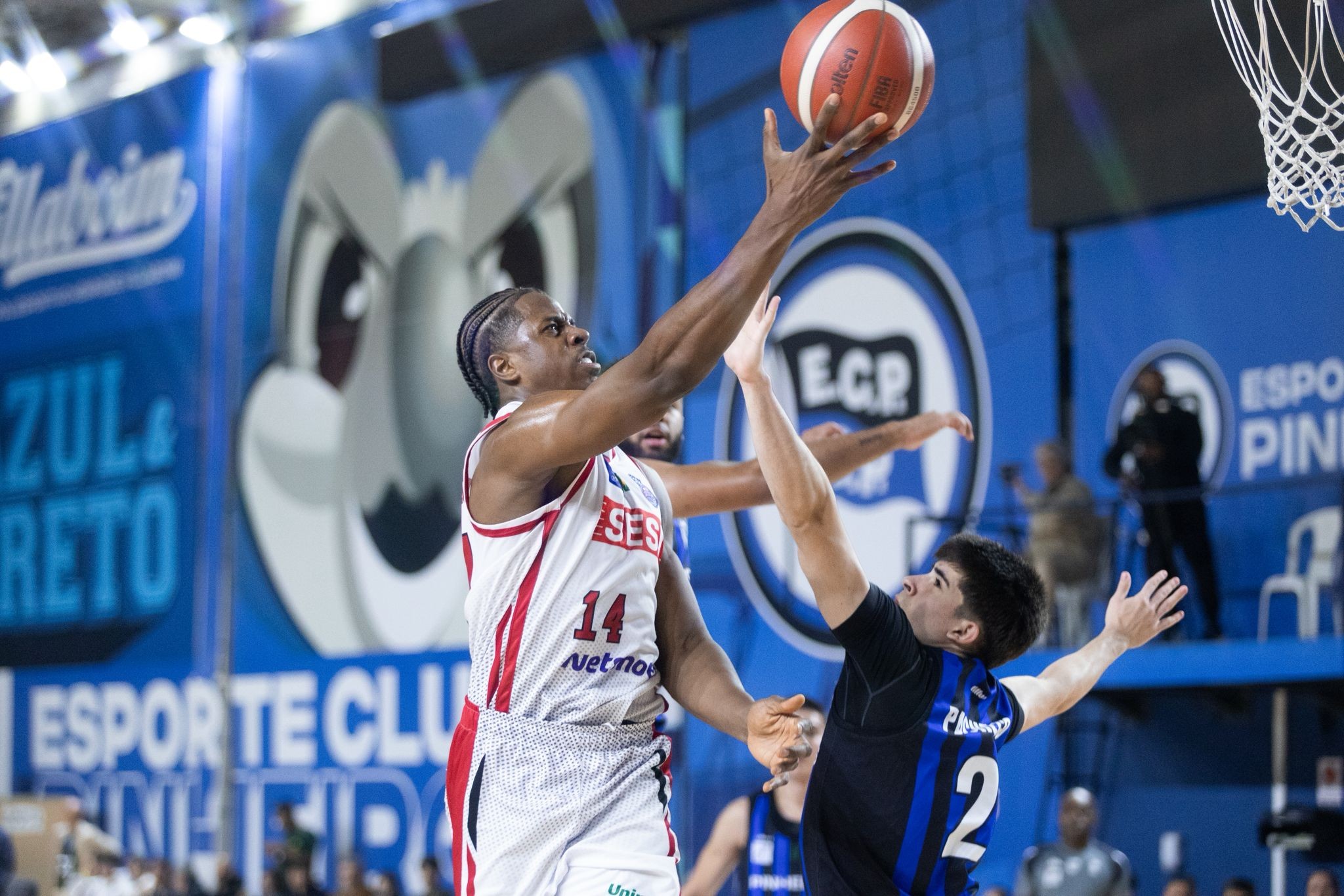 Franca deslancha contra Pinheiros no fim e vence a segunda no NBB