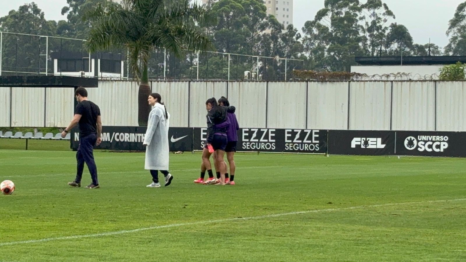Vic Albuquerque, do Corinthians, sai chorando de treino e vira dúvida para clássico contra São Paulo