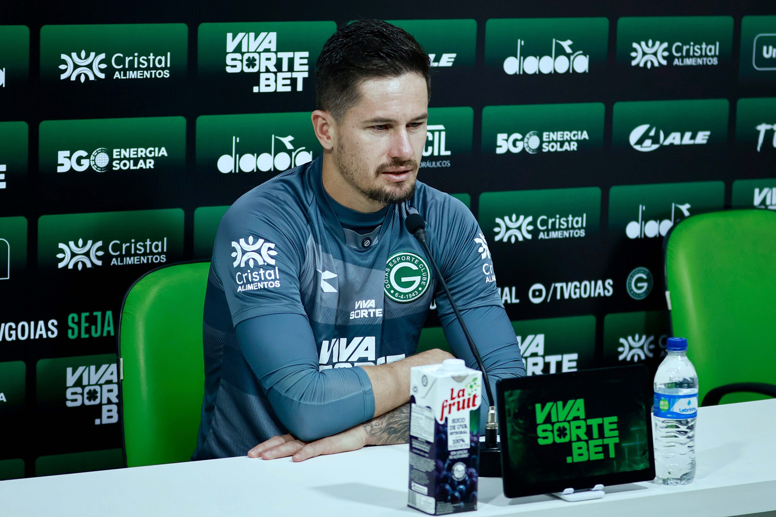 Tadeu cobra mais presença e firmeza da diretoria do Goiás: “Assumir a responsabilidade”