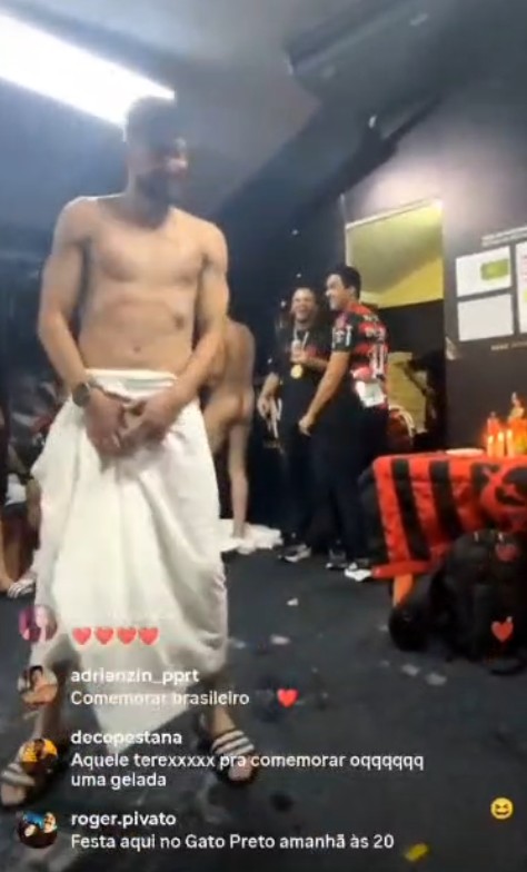Vídeo de comemoração no vestiário do Flamengo mostra Saúl nu após título da Libertadores