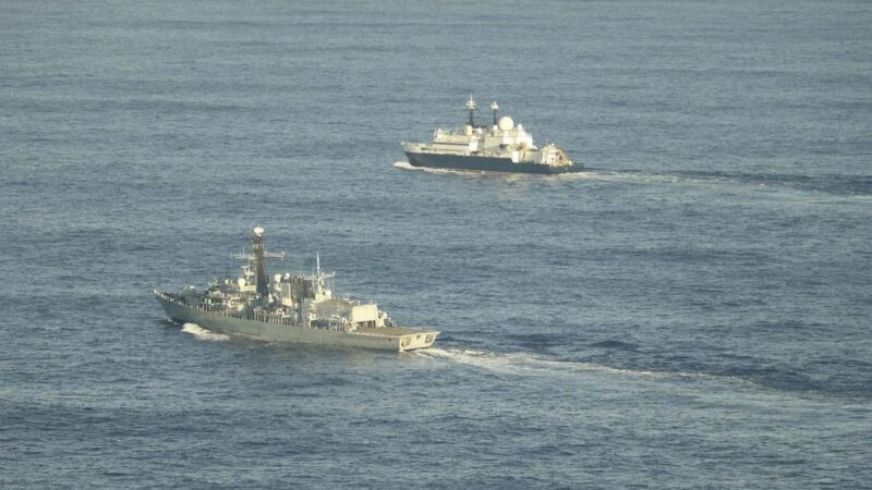 Reino Unido denuncia proximidade de navio espião russo e diz que está com ‘opções militares’ prontas após incidente com laser