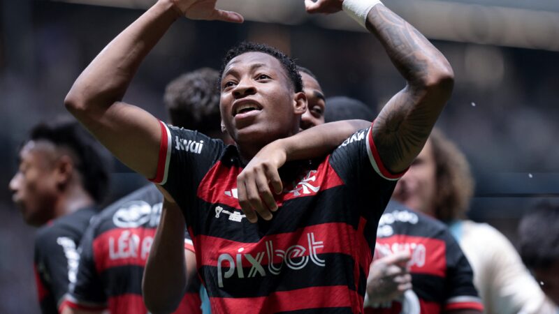 Plata volta ao estádio que o consagrou em momento de desconfiança e perda de espaço no Flamengo