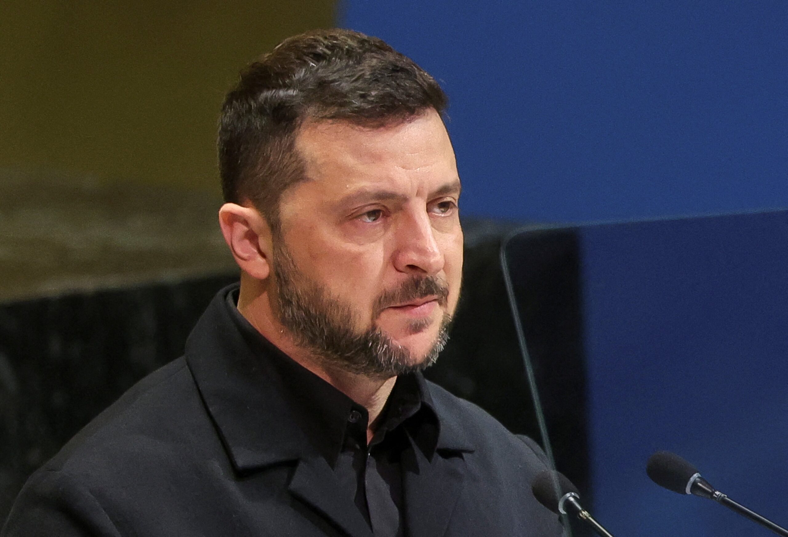 Zelensky diz que Ucrânia encara dilema entre perder a dignidade ou o apoio dos EUA: ‘Um dos momentos mais difícieis da nossa história’