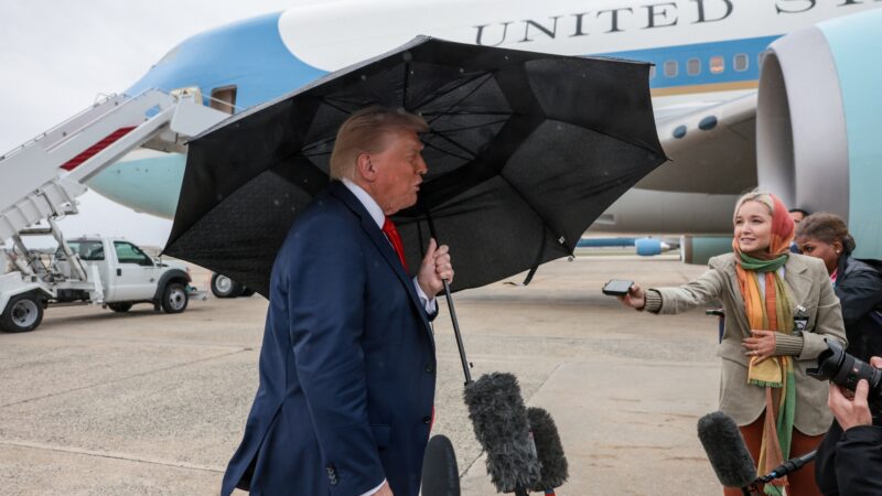 Várias pessoas adoecem após abrirem pacote ‘suspeito’ em base aérea dos EUA usada por Trump