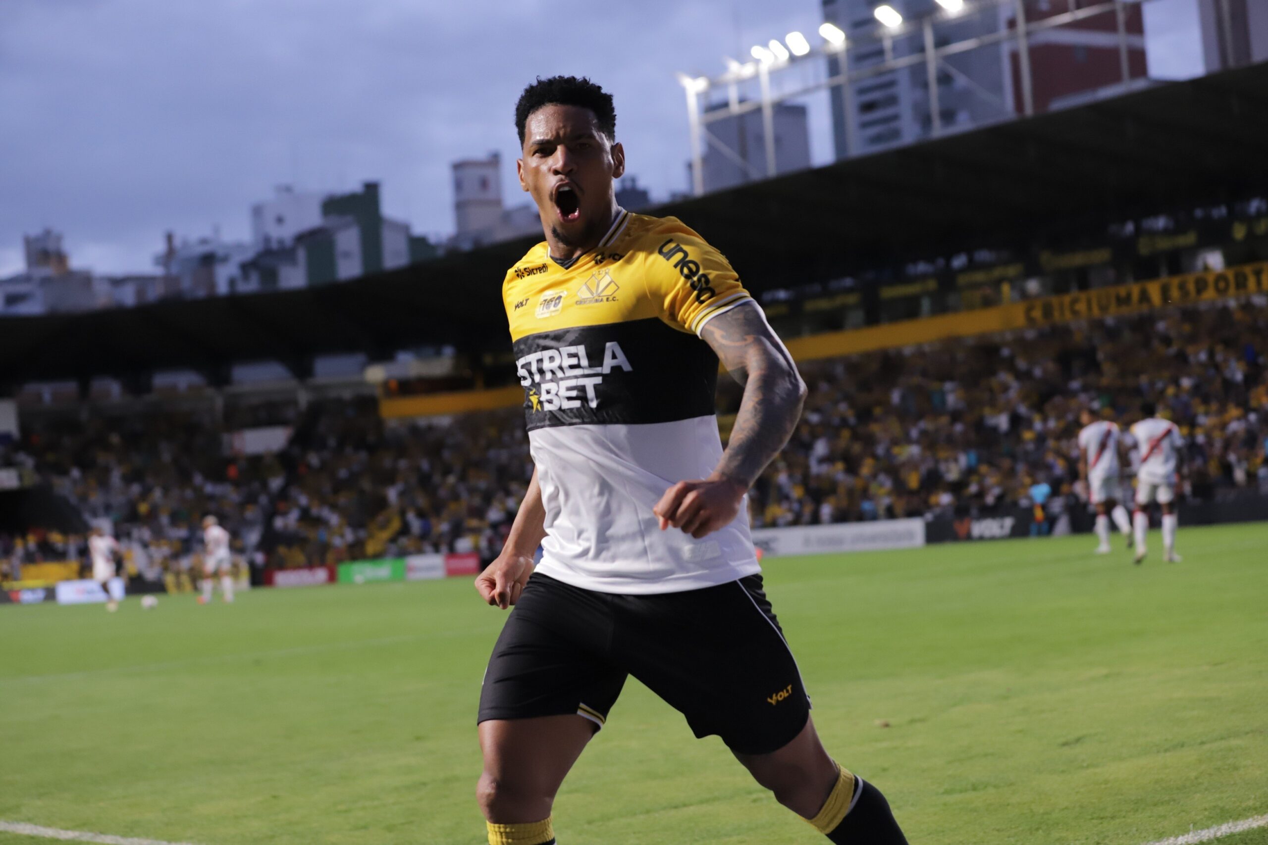 Criciúma aumenta as chances de acesso à Série A restando dois jogos