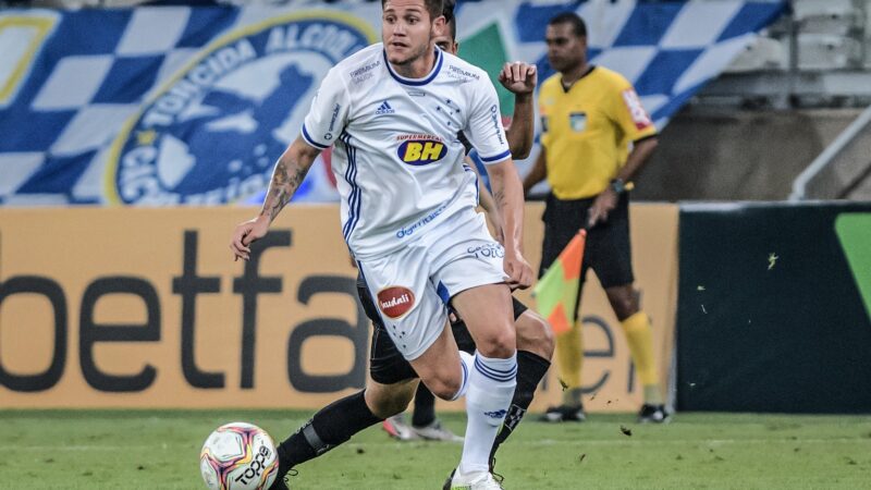 Pouso Alegre anuncia atacante ex-Cruzeiro e chega a 13 nomes confirmados para a temporada 2026