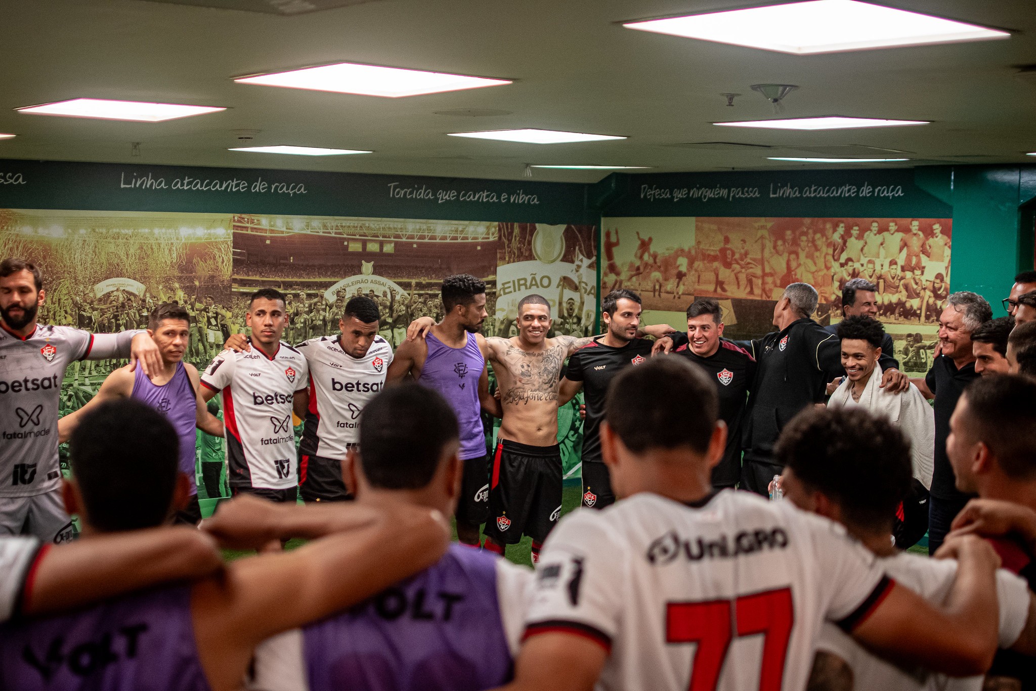 Vitória revê o Palmeiras no Allianz Parque com seis remanescentes de triunfo histórico; veja o que mudou
