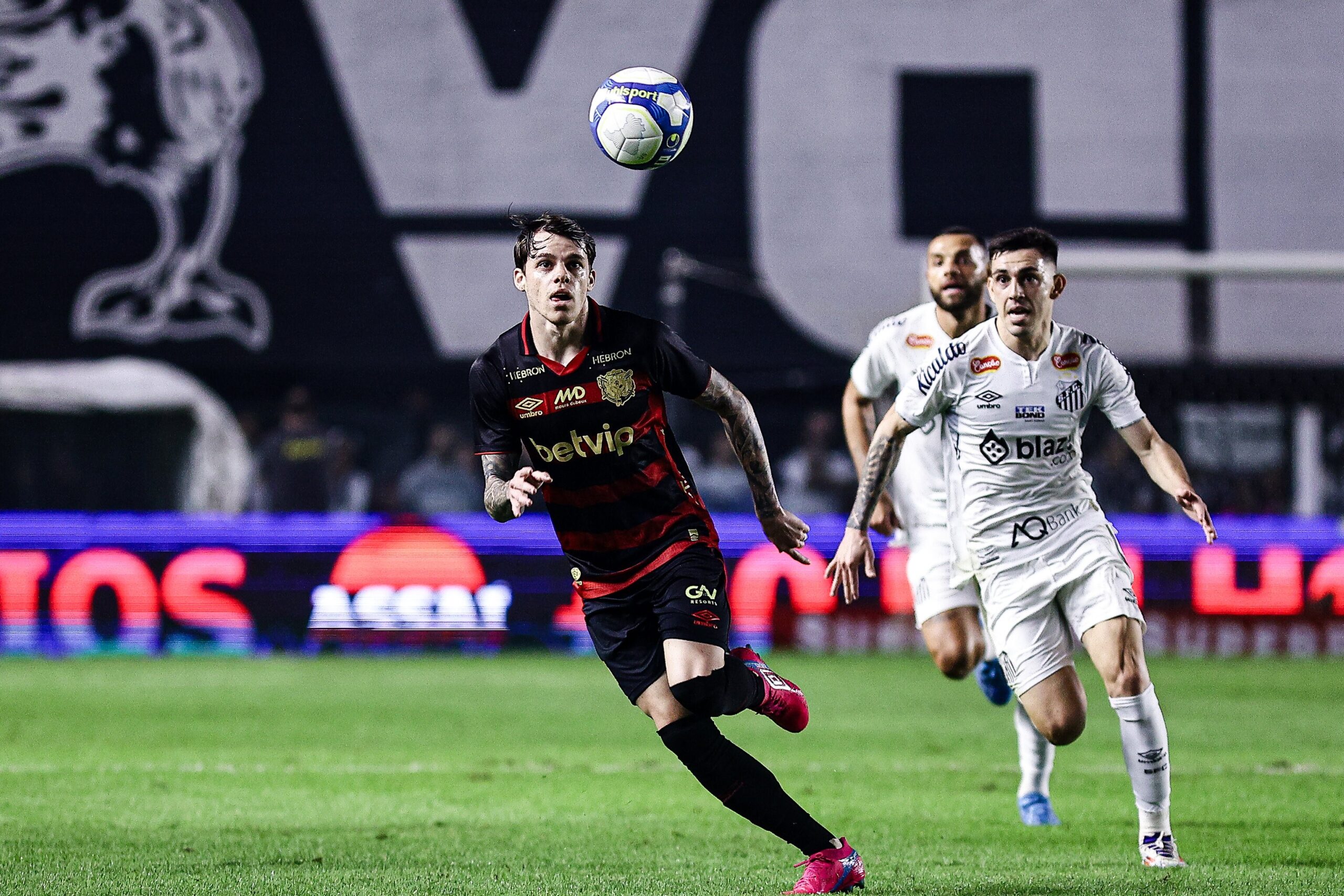 Na luta contra queda, Santos conta com bom histórico como mandante contra o Sport