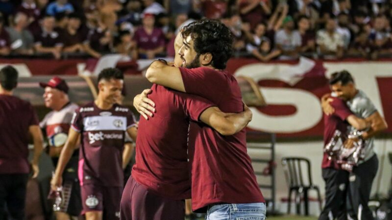 Acessos, quedas e CT: como foi a gestão de filho de Bertolucci na Ferroviária