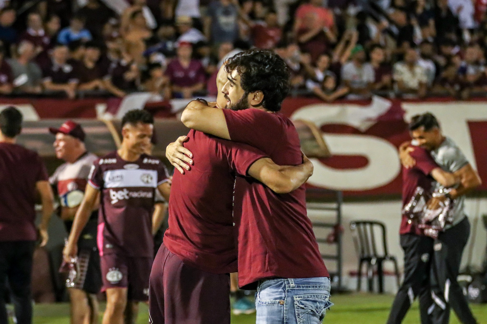 Acessos, quedas e CT: como foi a gestão de filho de Bertolucci na Ferroviária