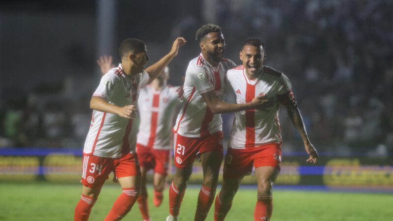 De sonho ao sufoco: Inter volta a São Januário um ano depois em situação oposta no Brasileirão