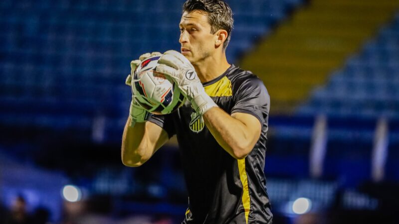 Conversas com Fernando Miguel esfriam, e Guarani define novo alvo para o gol