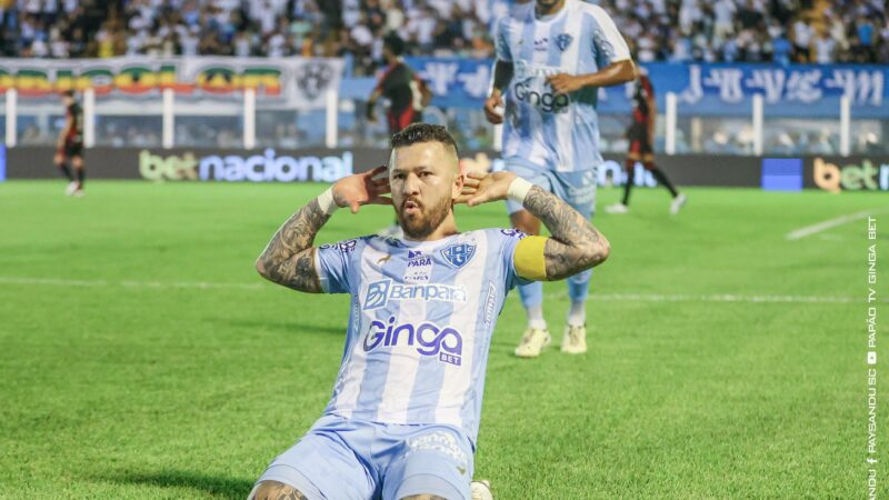 Júnior Rocha fala sobre permanência de atacante Rossi no Paysandu: “Isso é com a diretoria”