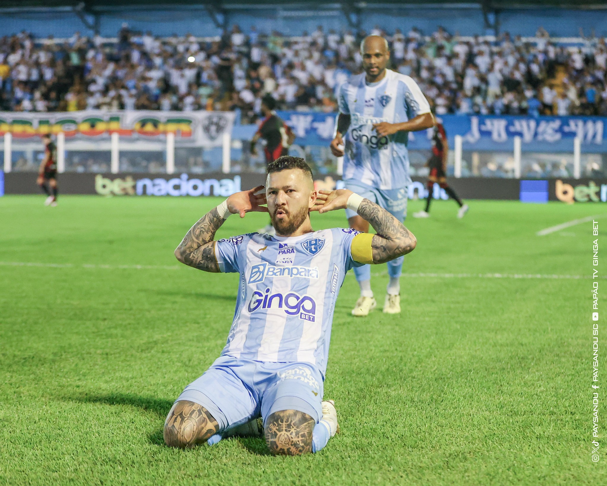 Júnior Rocha fala sobre permanência de atacante Rossi no Paysandu: “Isso é com a diretoria”