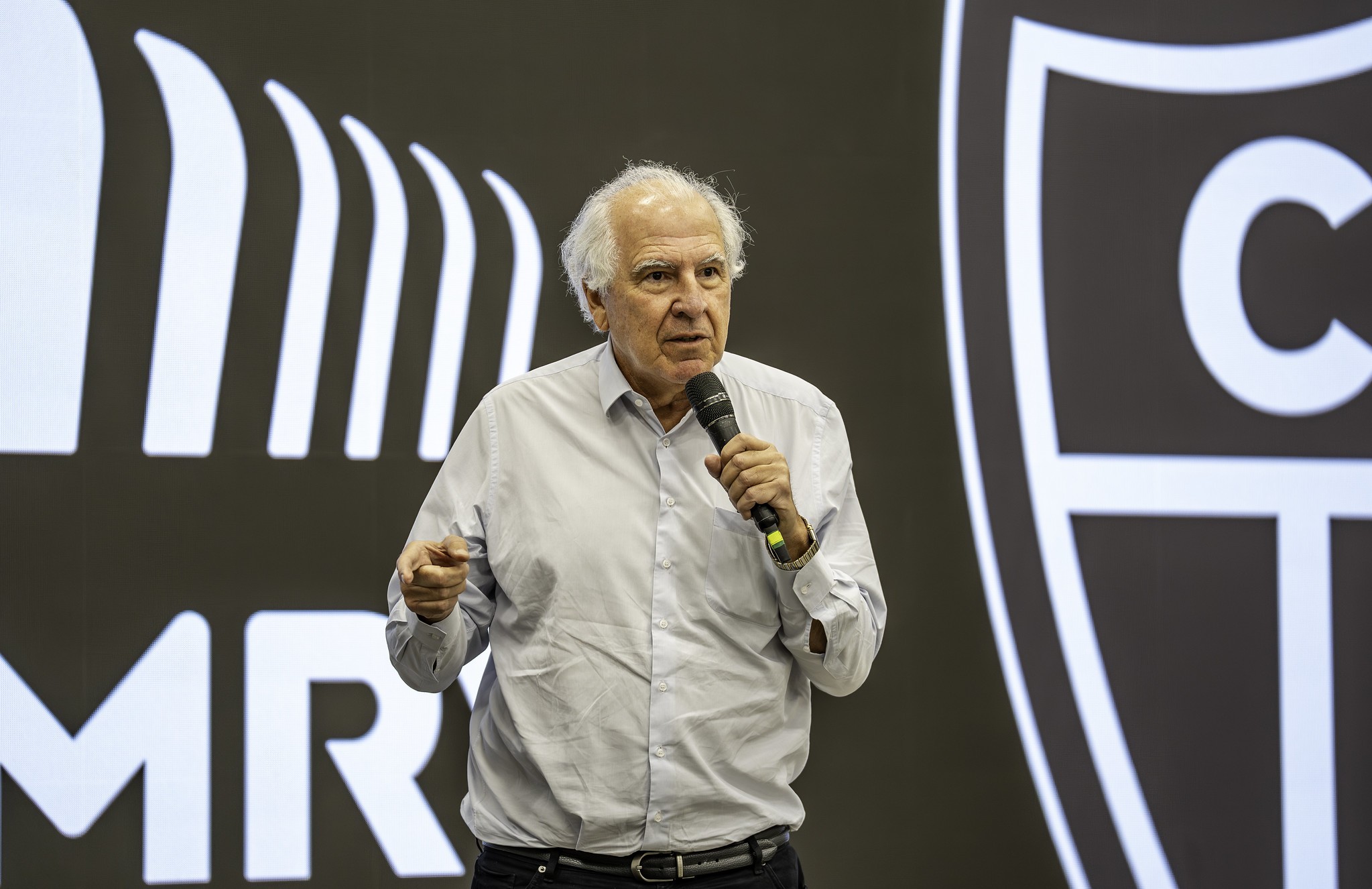 Dono do Atlético-MG, Menin desabafa, cita Leila Pereira e rebate críticas: “Botamos mais de R$ 1 bilhão”