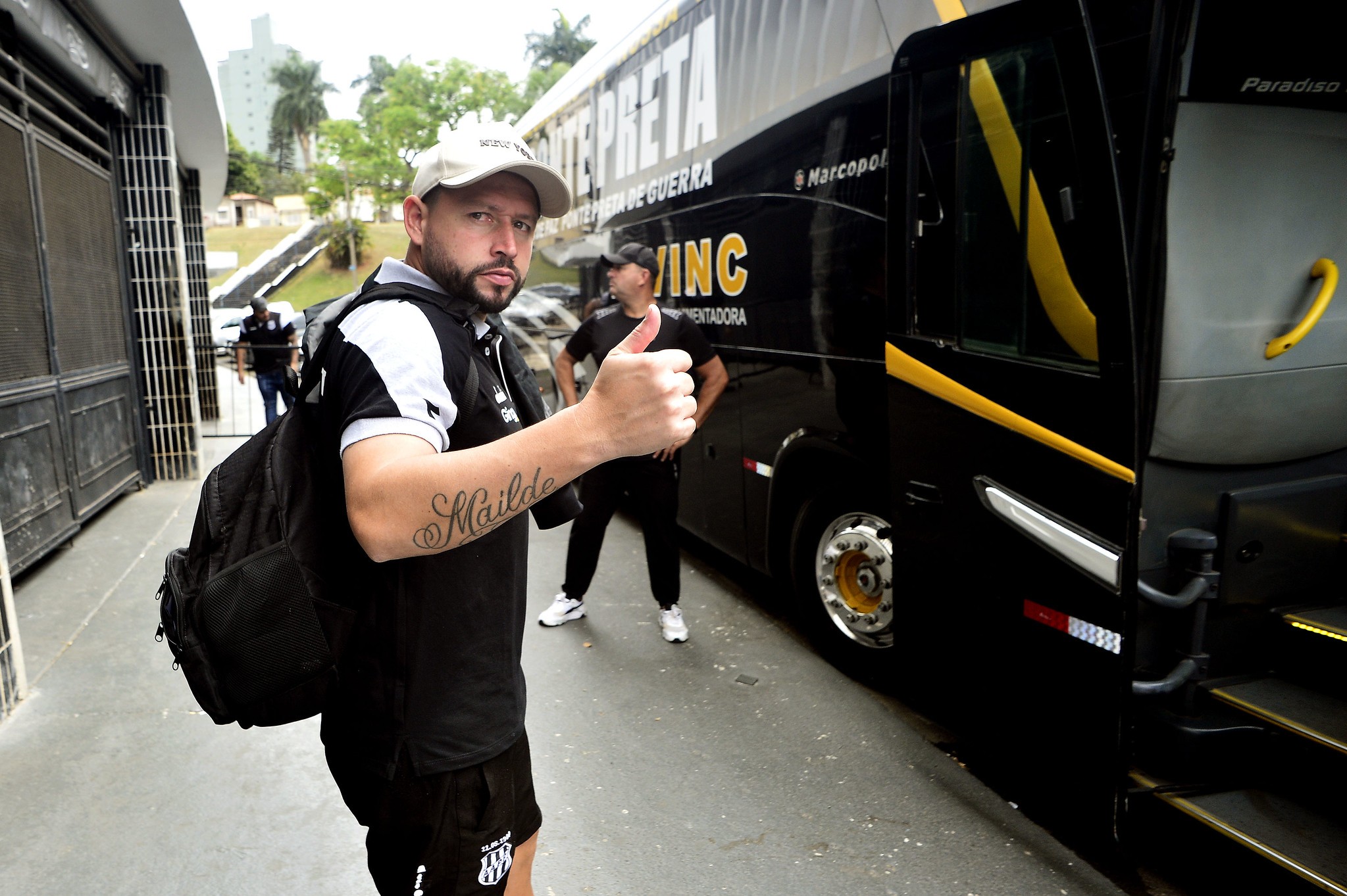 Sem garantir permanência, presidente da Ponte cita pré-contrato com Elvis