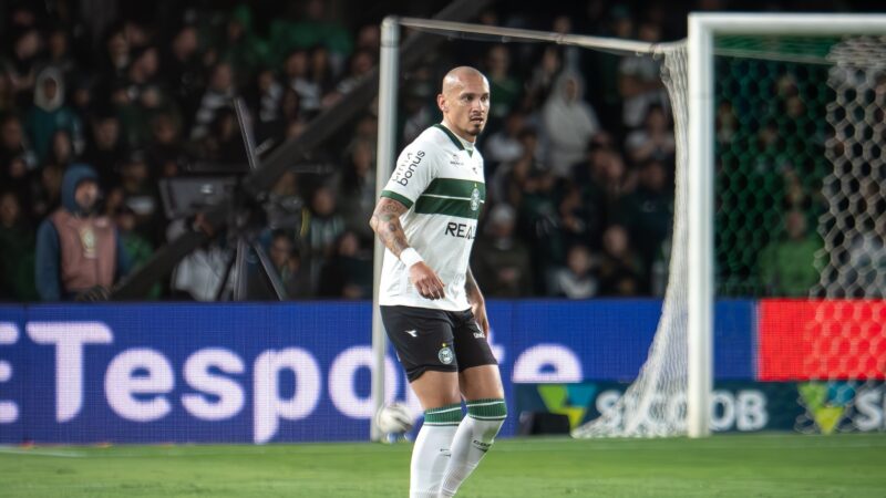 Coritiba: entenda como o sistema defensivo se tornou a identidade e pode determinar o título da Série B