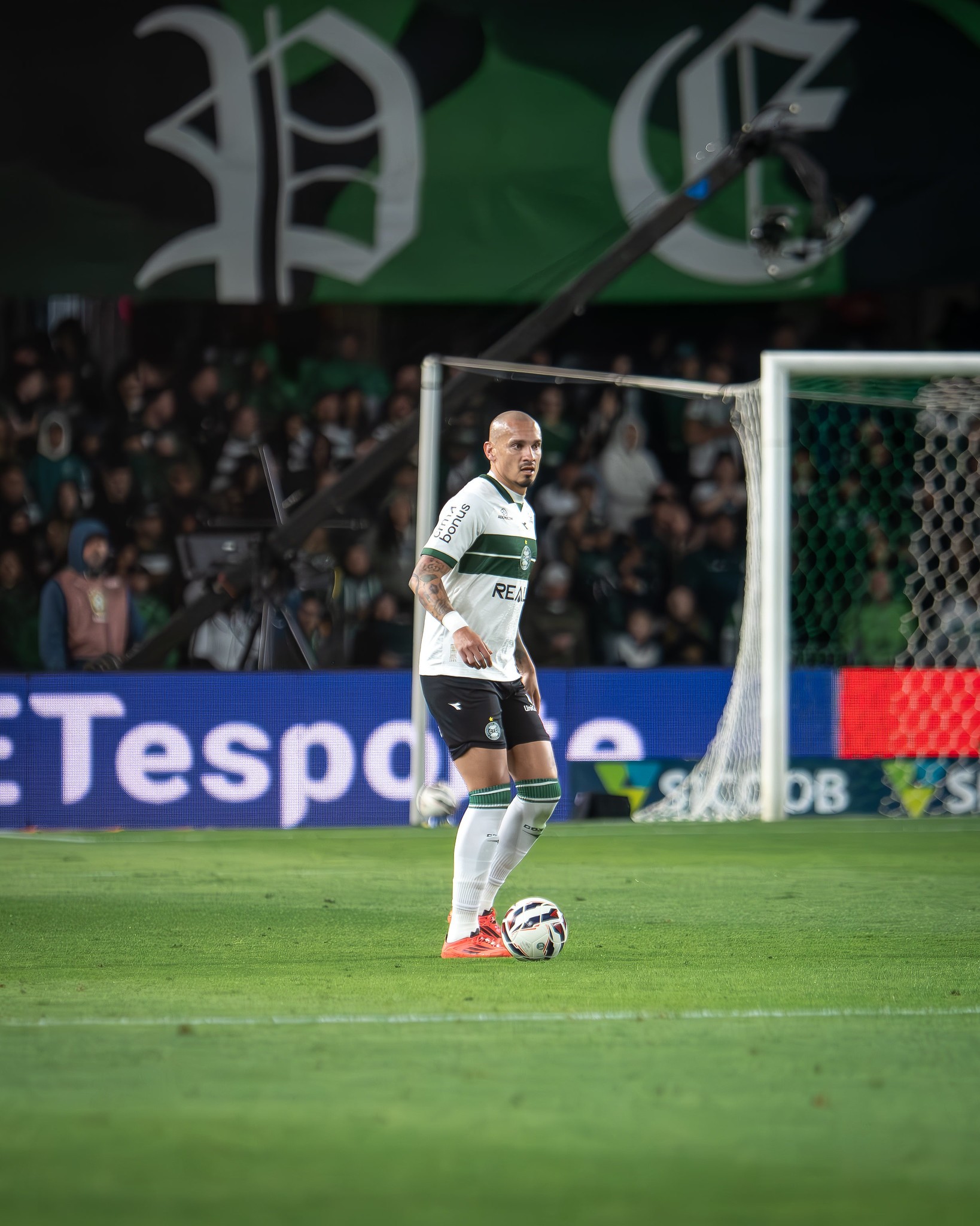 Coritiba: entenda como o sistema defensivo se tornou a identidade e pode determinar o título da Série B