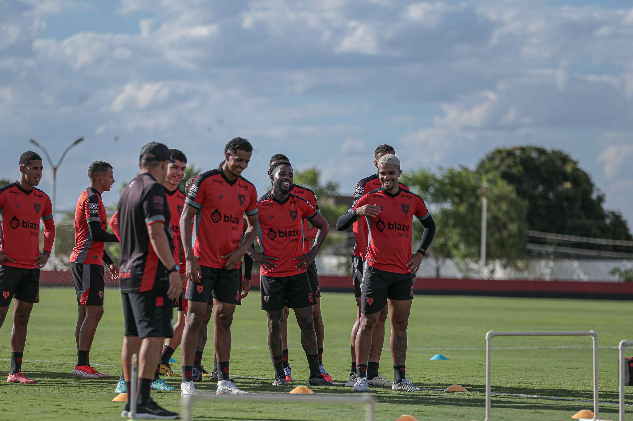 Atlético-GO entra no G-4 do returno e ainda tem chance de acesso; veja números