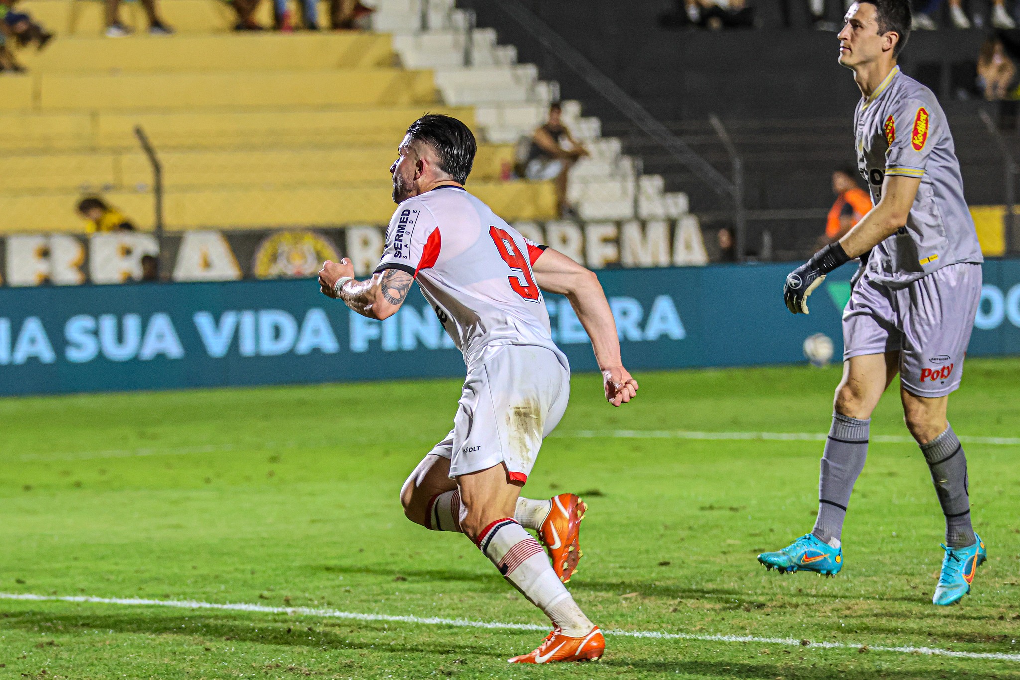 Botafogo-SP renova com Guilherme Queiroz; saiba mais