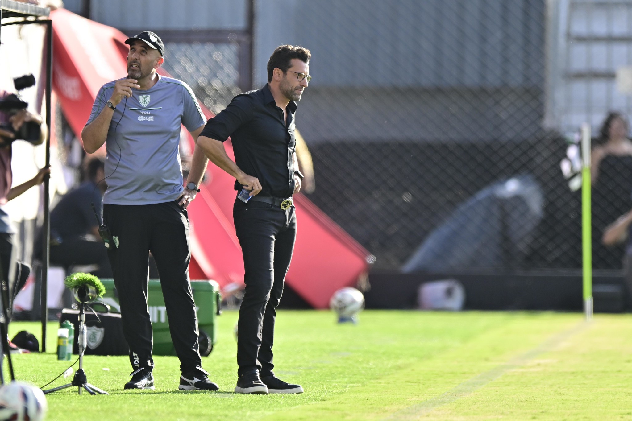 Vestiário, DNA, ambiente… Valentim e atletas citam motivos para virada de chave do América-MG
