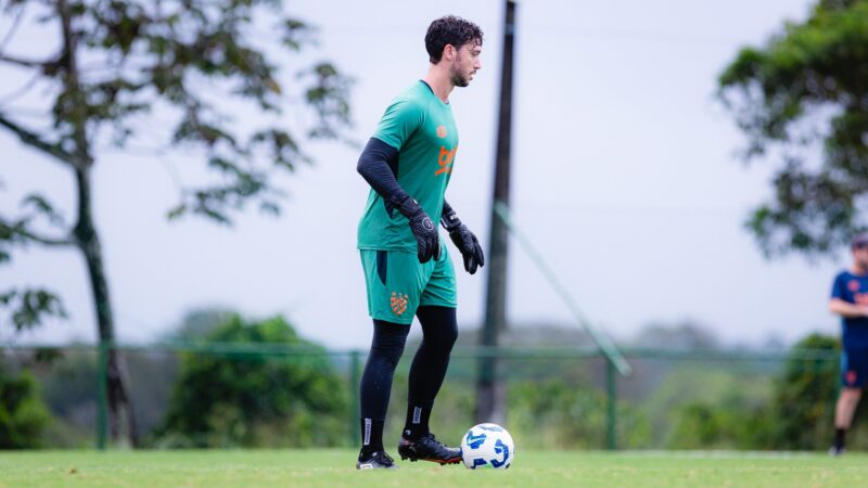 Sport negocia transferência de Caíque França para o Cuiabá