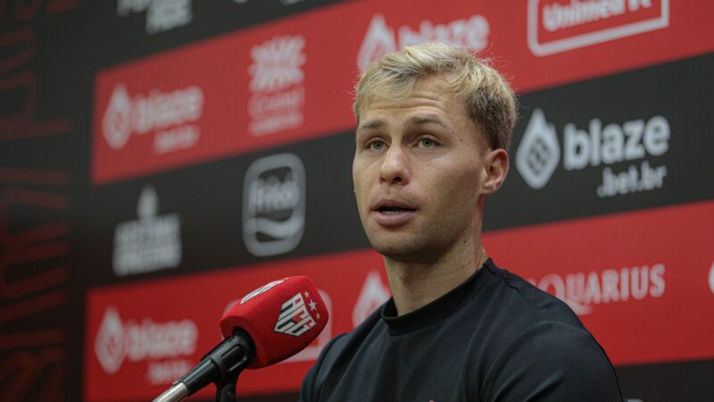 Atlético-GO tenta ampliar empréstimo de Ronald junto ao Grêmio