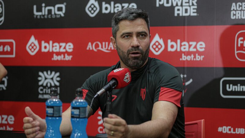Acesso? Após vitória, Lacerda fala sobre chances do Atlético-GO, mas é cauteloso: “Jogo a jogo