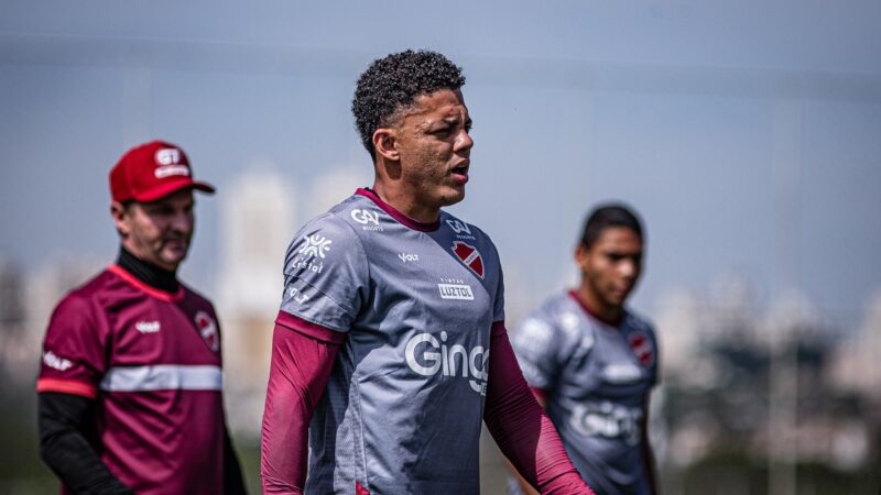 Zagueiro Walisson Maia e lateral Thalys deixam o Vila Nova