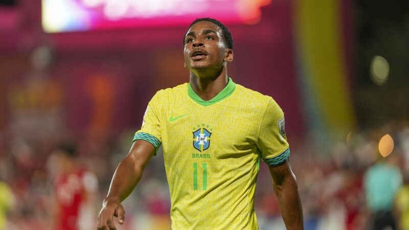 Titular da seleção sub-17, cria do Athletico é sondado por europeus e tem multa de R$ 307 milhões