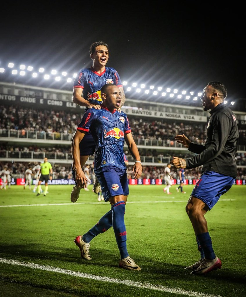 Jhon Jhon celebra 2ª vitória seguida do Bragantino: ‘Feliz com a volta da confiança da equipe’