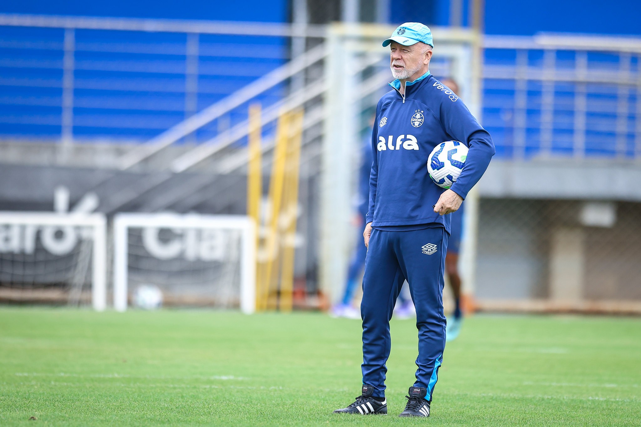 Escalação do Grêmio: sem Arthur e Amuzu, Mano deve fazer seis trocas contra o Botafogo