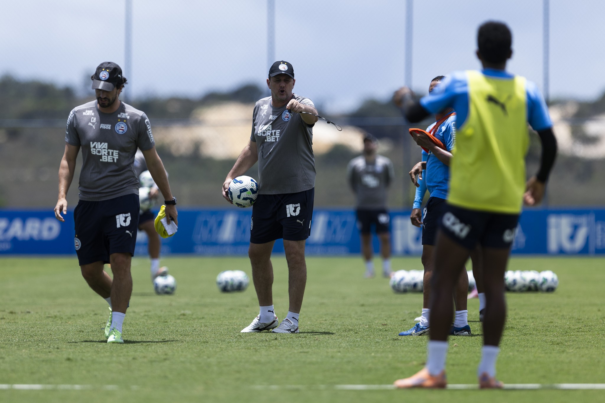 Relacionados do Bahia: Rezende é desfalque para enfrentar o Juventude