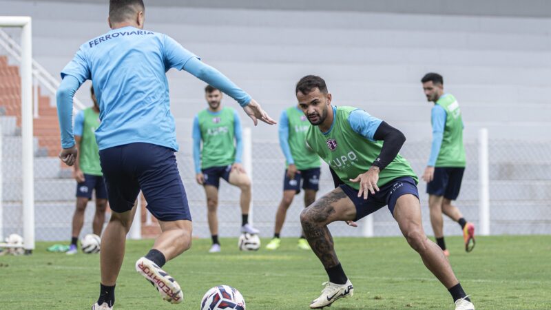 Azambuja mantém fé na permanência da Ferroviária na Série B: “Não vamos desistir”