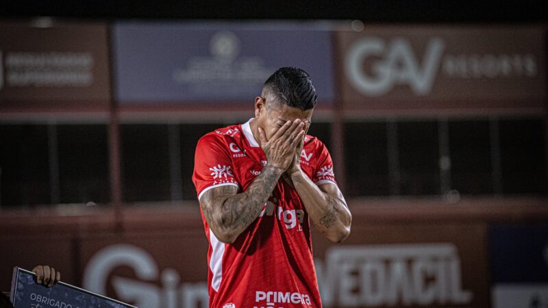 Aos 41 anos, Ralf se emociona na despedida do Vila Nova: “Aprendi a amar esse clube”