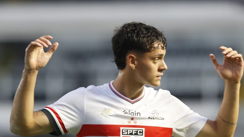 Lucca volta a ser opção no São Paulo e reencontra Zubeldía após gol salvador na Libertadores