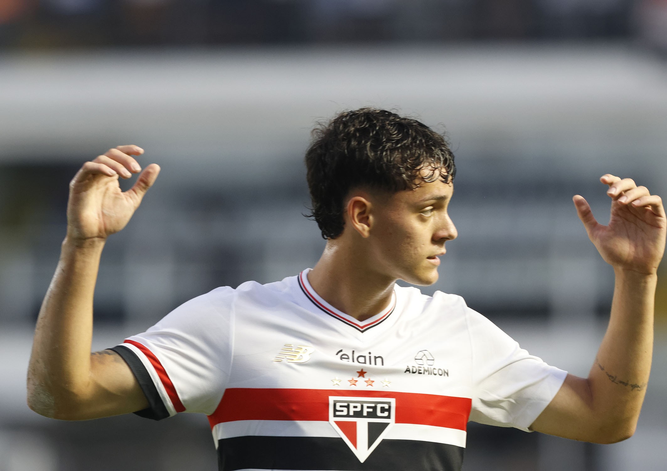 Lucca volta a ser opção no São Paulo e reencontra Zubeldía após gol salvador na Libertadores