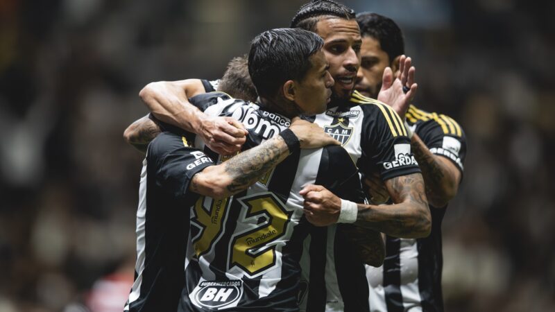 Análise: Atlético-MG suporta pressão, cede empate no fim e breca título do Flamengo na Arena MRV