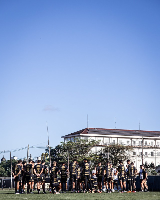 Santos tenta encerrar jejum de cinco anos sem vitórias contra o Sport e deixar Z-4 nesta rodada