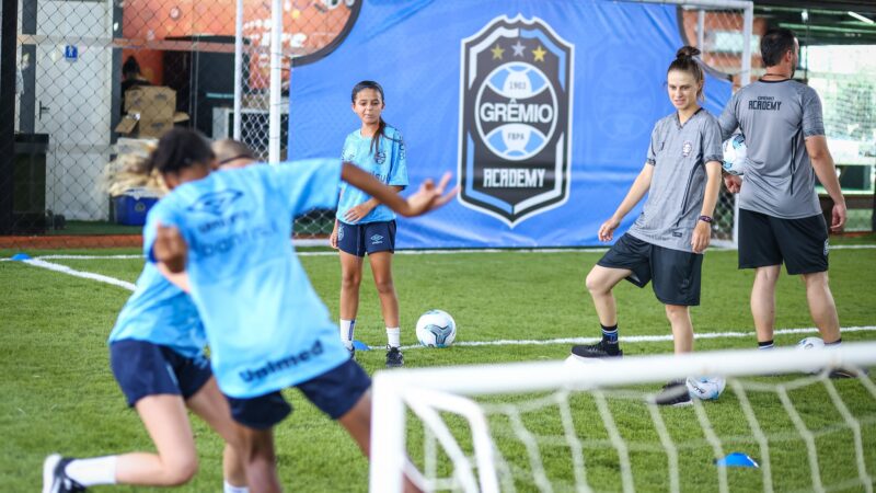 Inspirado em europeus, Grêmio lança novo modelo de escola de futebol