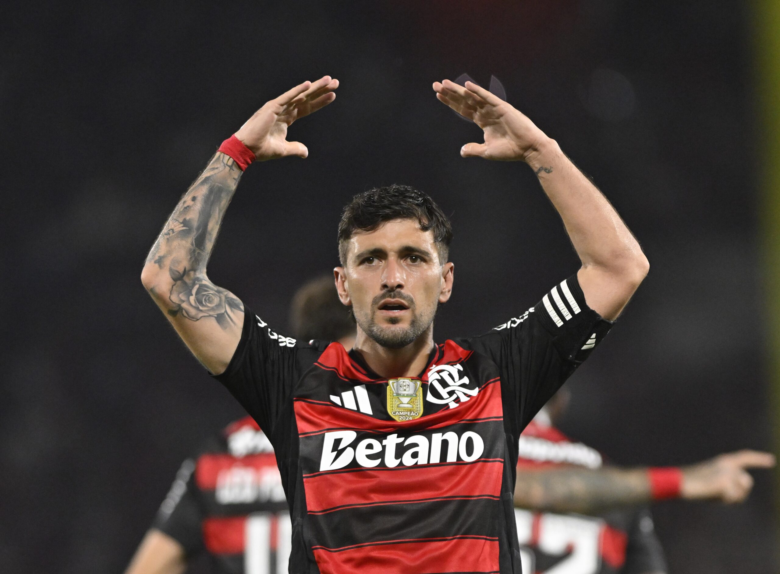 BH e Arrascaeta evitam falar de título do Flamengo na próxima rodada: “Pensamos só em nós”