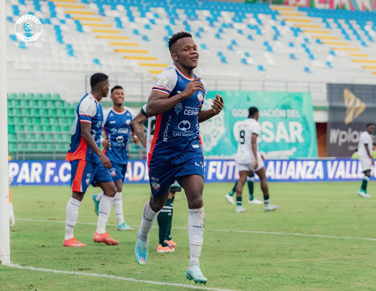 Operário-PR encaminha acerto com o atacante colombiano Edwin Torres