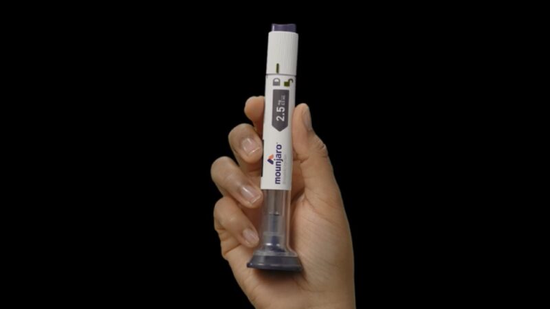 Fabricante do Mounjaro, Eli Lilly se torna a primeira farmacêutica a alcançar US$ 1 trilhão em valor de mercado