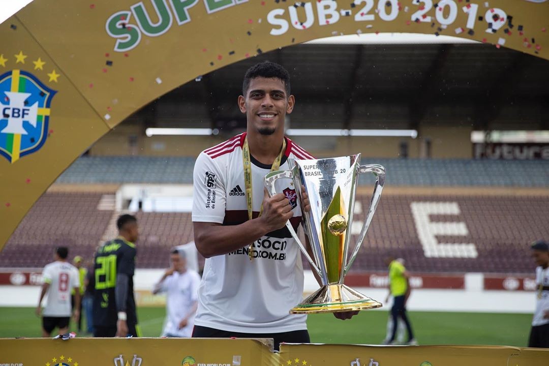 Taubaté contrata lateral-esquerdo Ítalo, ex-Brusque, para a Série A2