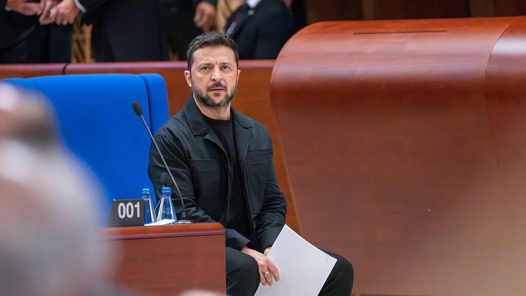 Escândalo milionário, rebelião interna e avanço russo: 5 pontos para entender a crise que ameaça Zelensky na Ucrânia