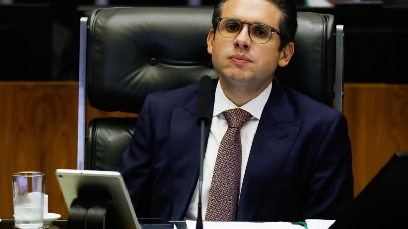 Projeto contra devedores como a Refit está parado na Câmara; presidência da Casa alega excesso de interesse na relatoria