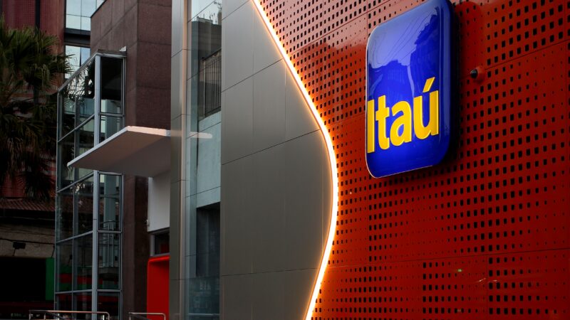 Itaú Unibanco vai pagar R$ 23,4 bilhões em dividendos e juros sobre capital próprio