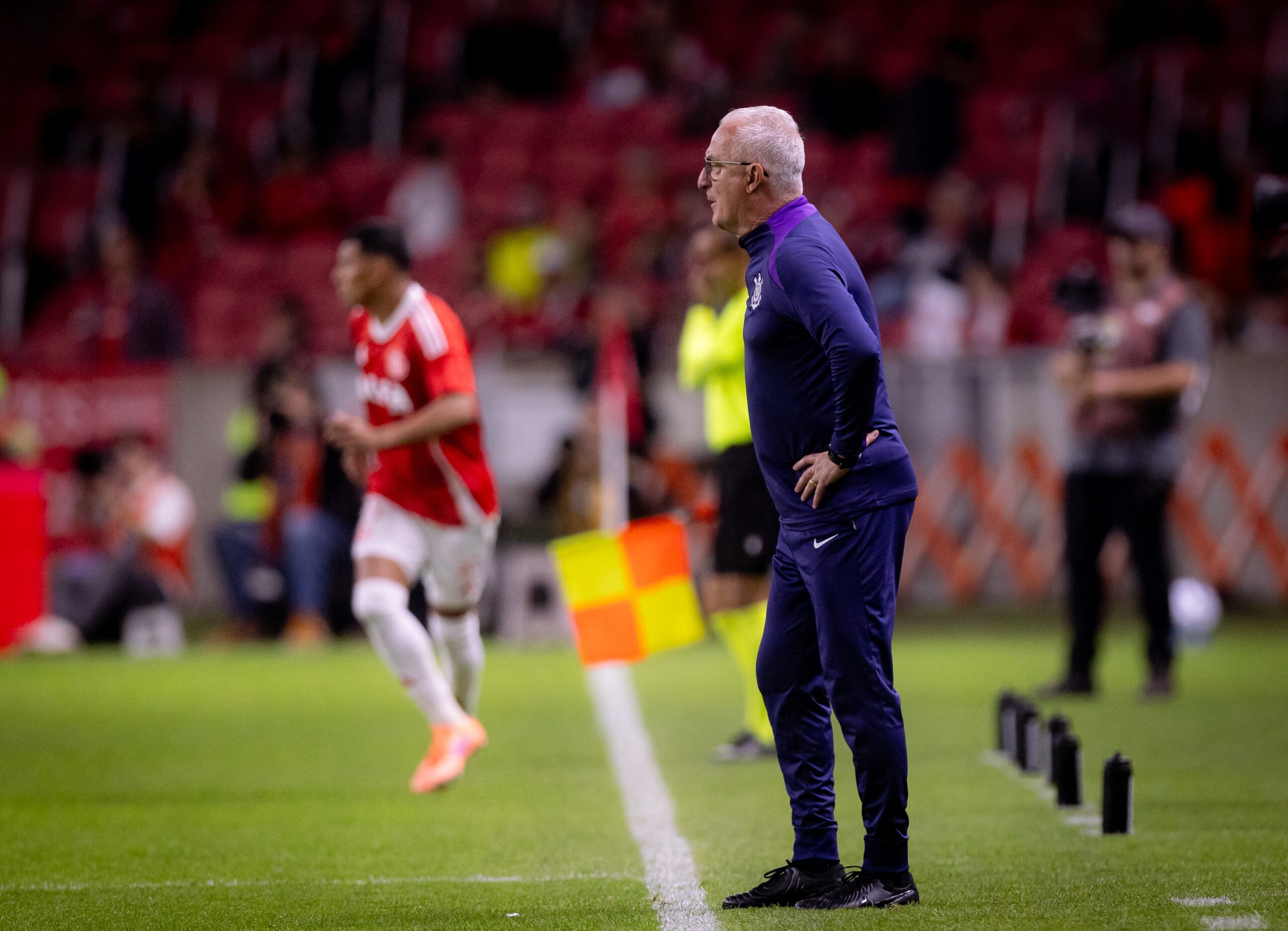 Dorival, Fabinho e Stabile são absolvidos pelo STJD por queixas em jogo do Corinthians